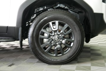 https://vehicle-cdn.autoleague.cloud/30640_U111465_7.jpg