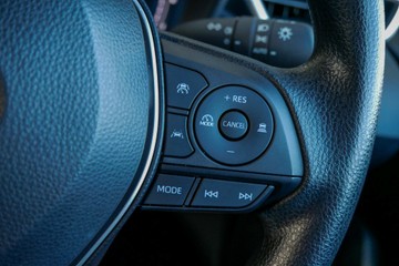 https://vehicle-cdn.autoleague.cloud/30640_U111470_13.jpg