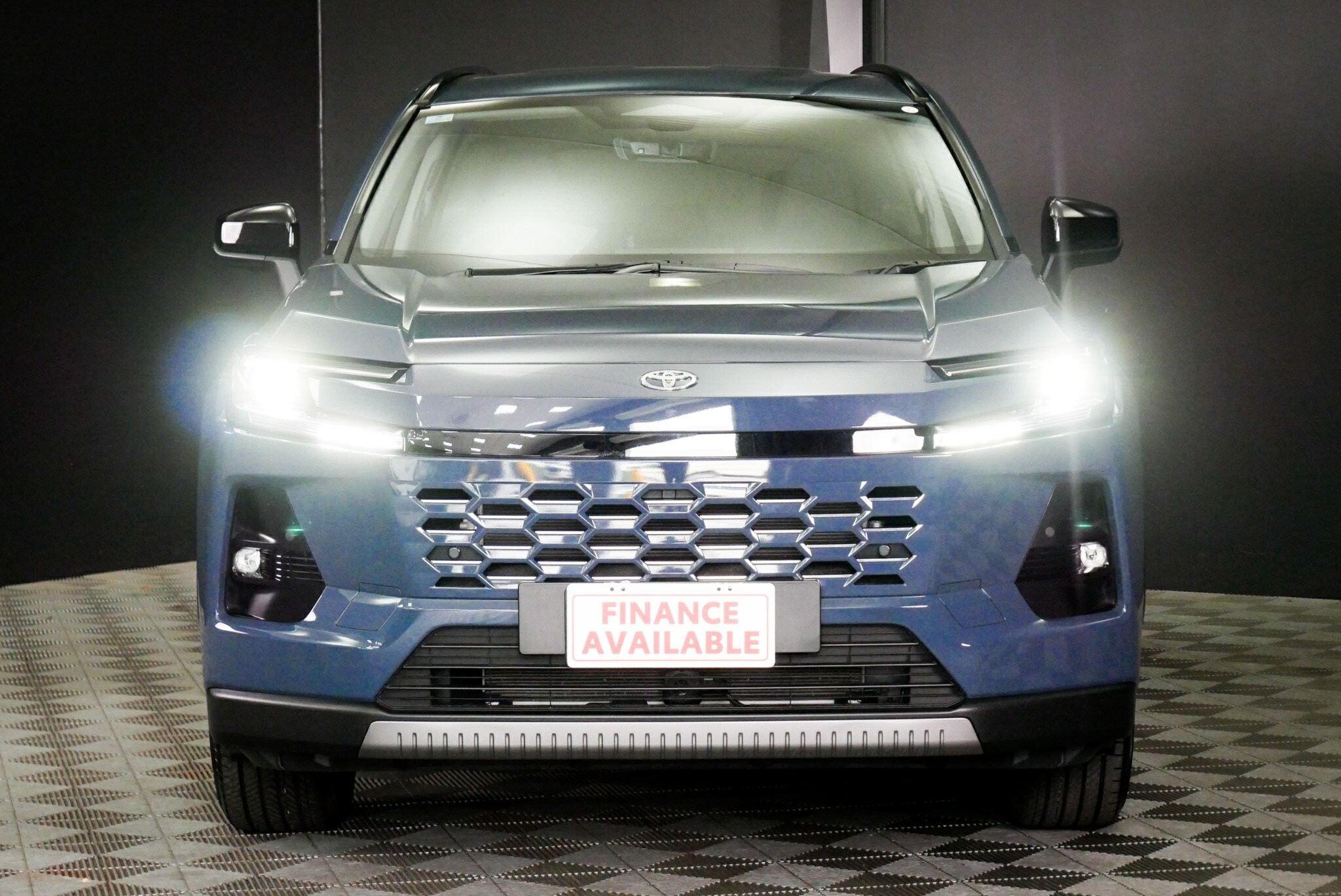 Toyota Rav4 image 2
