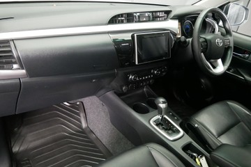 https://vehicle-cdn.autoleague.cloud/30640_U111478_13.jpg