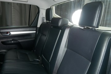 https://vehicle-cdn.autoleague.cloud/30640_U111478_15.jpg