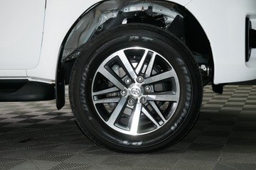 https://vehicle-cdn.autoleague.cloud/30640_U111478_21.jpg