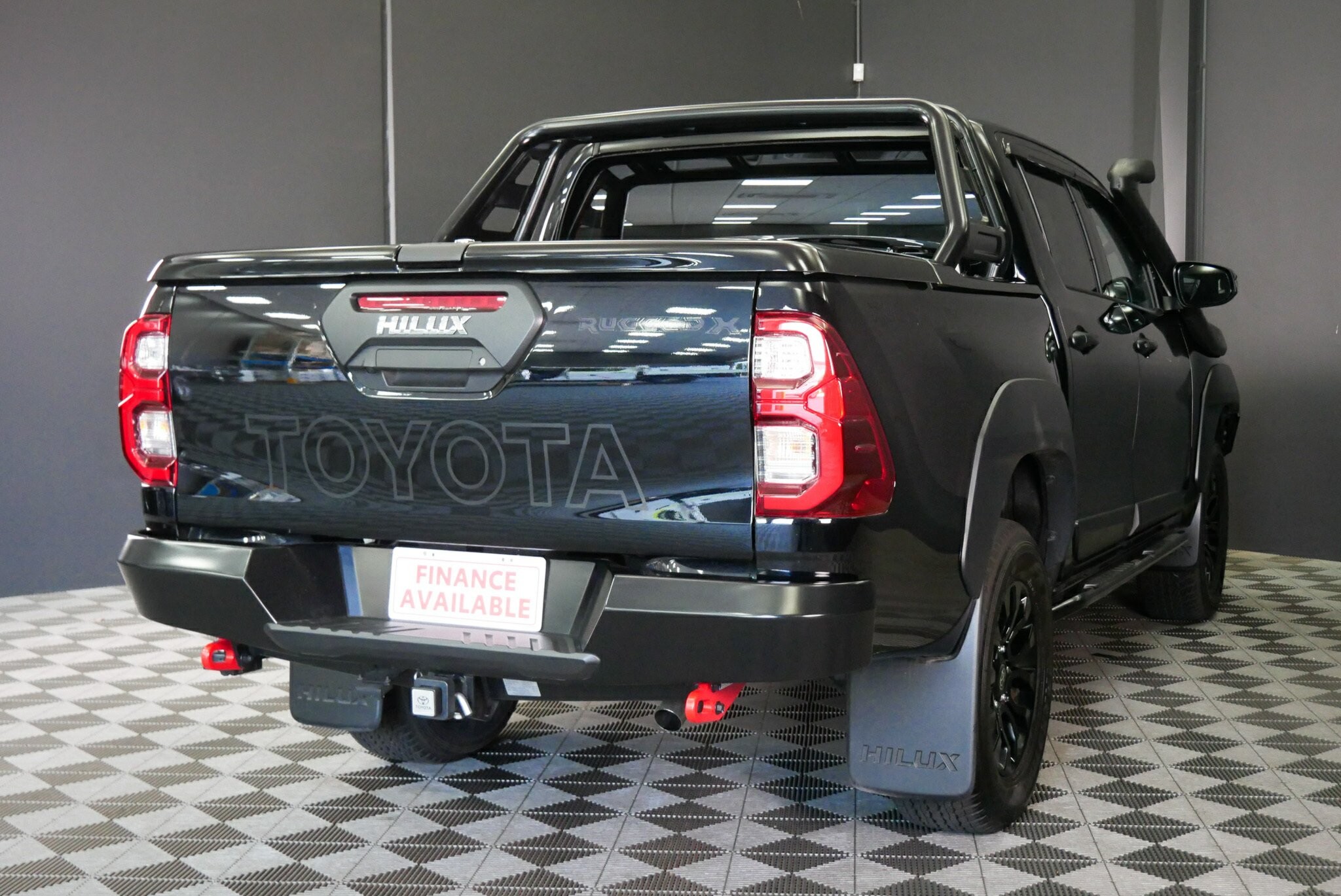 Toyota Hilux image 4