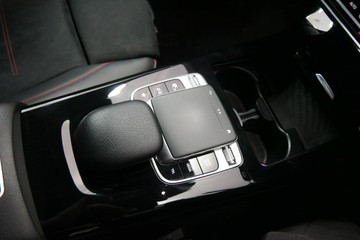 https://vehicle-cdn.autoleague.cloud/30640_U111497_13.jpg