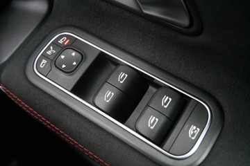 https://vehicle-cdn.autoleague.cloud/30640_U111497_16.jpg
