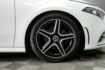 https://vehicle-cdn.autoleague.cloud/30640_U111497_7.jpg
