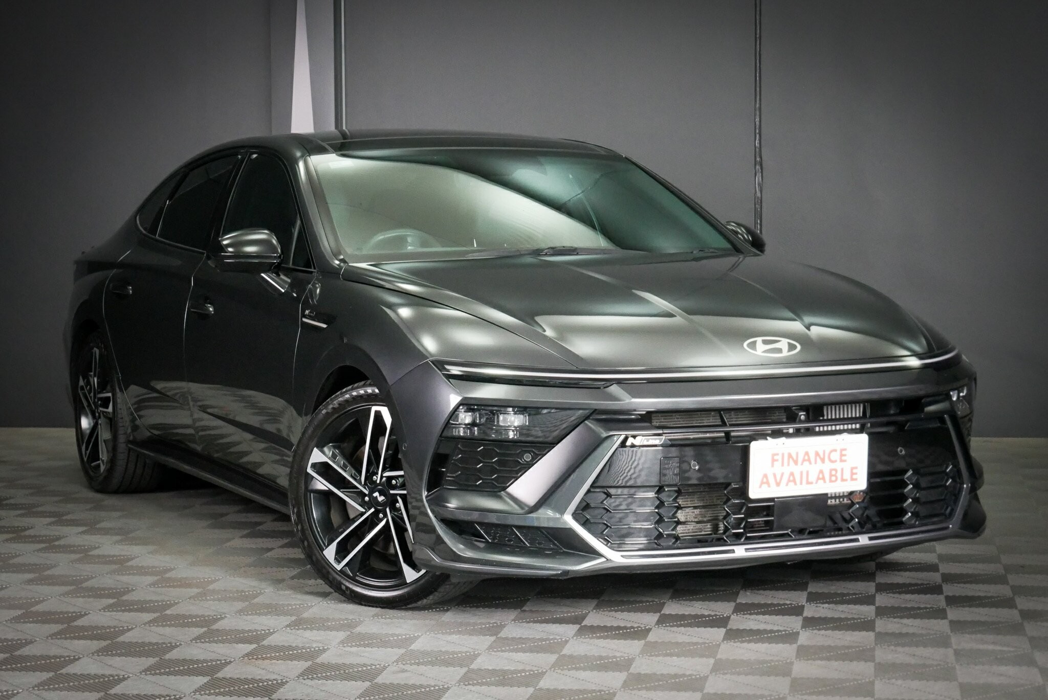 Hyundai Sonata image 1