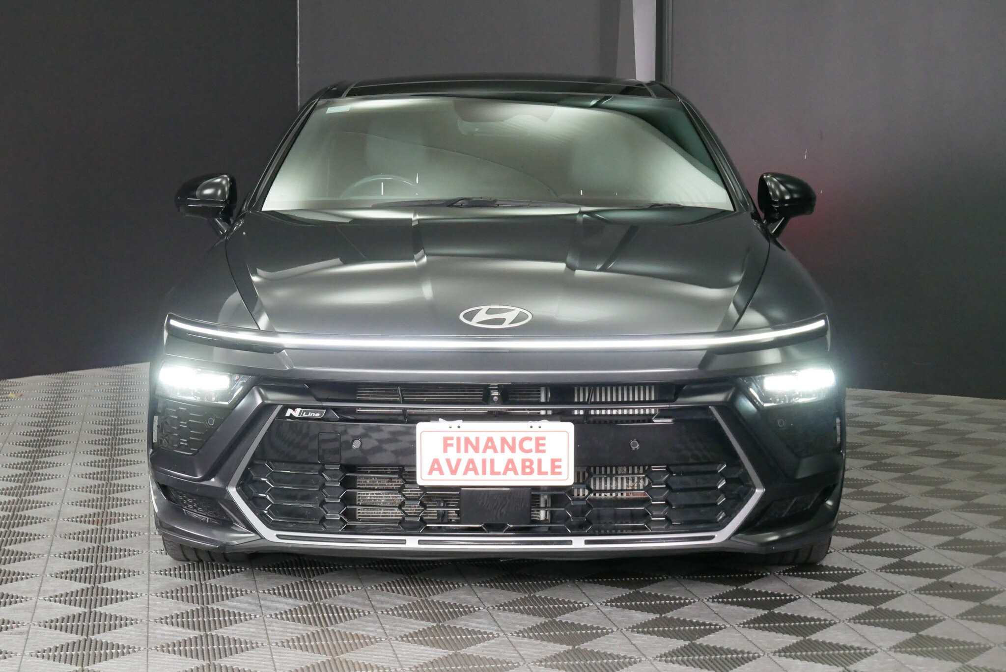 Hyundai Sonata image 2