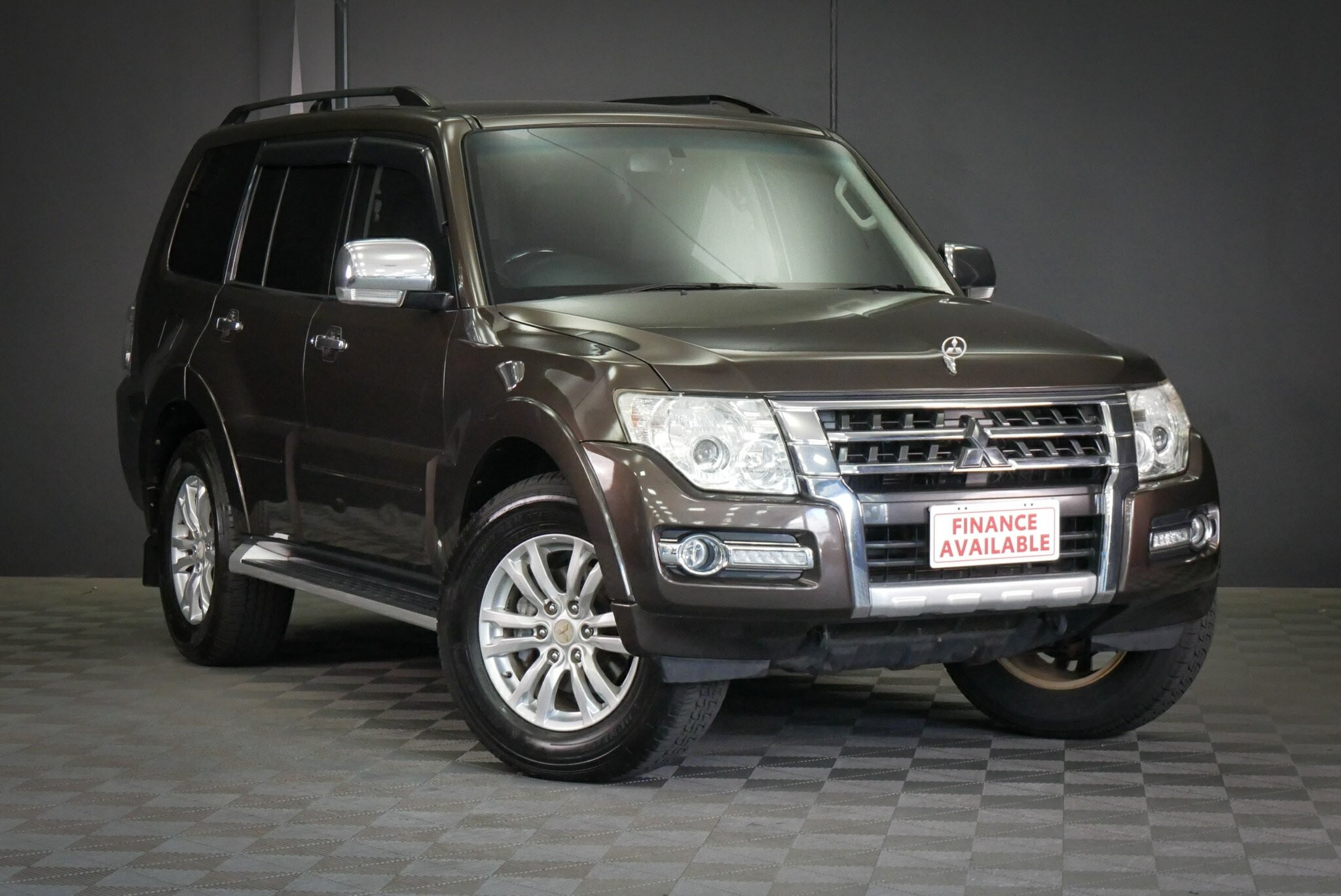 Mitsubishi Pajero image 1