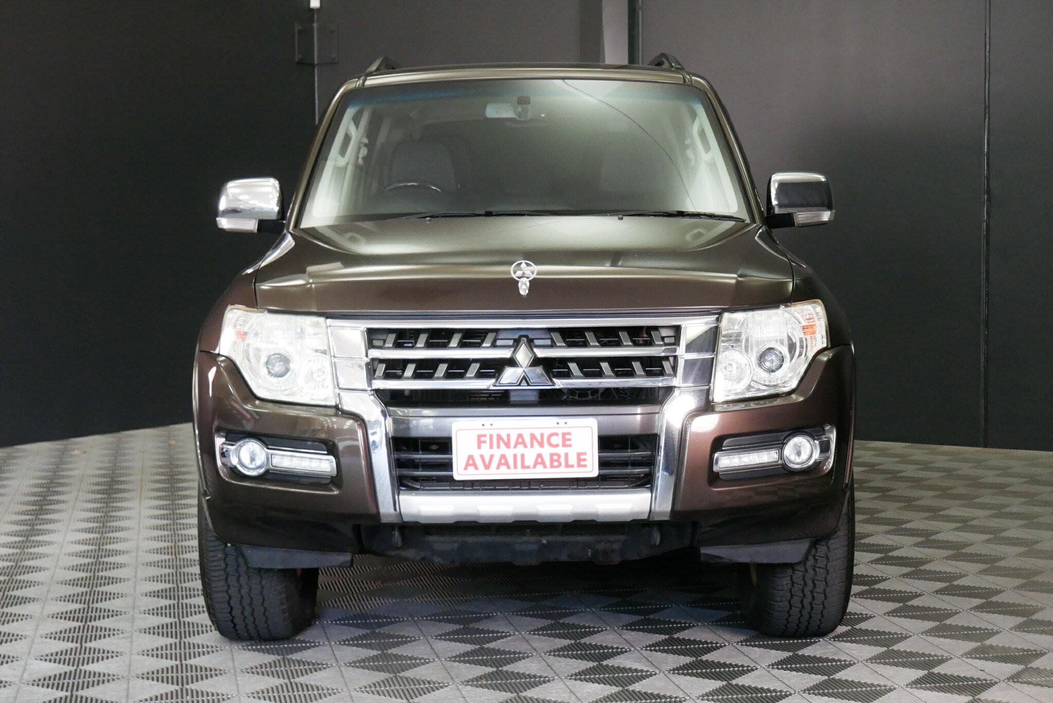 Mitsubishi Pajero image 2