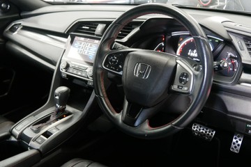 https://vehicle-cdn.autoleague.cloud/30640_U111512_9.jpg