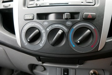 https://vehicle-cdn.autoleague.cloud/30640_U111517_11.jpg