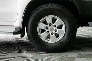 https://vehicle-cdn.autoleague.cloud/30640_U111517_7.jpg