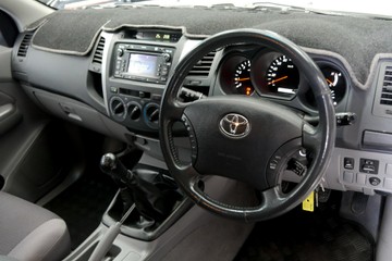 https://vehicle-cdn.autoleague.cloud/30640_U111517_8.jpg