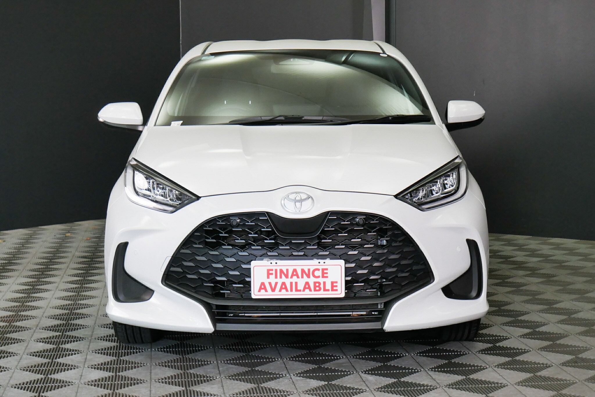 Toyota Yaris image 2