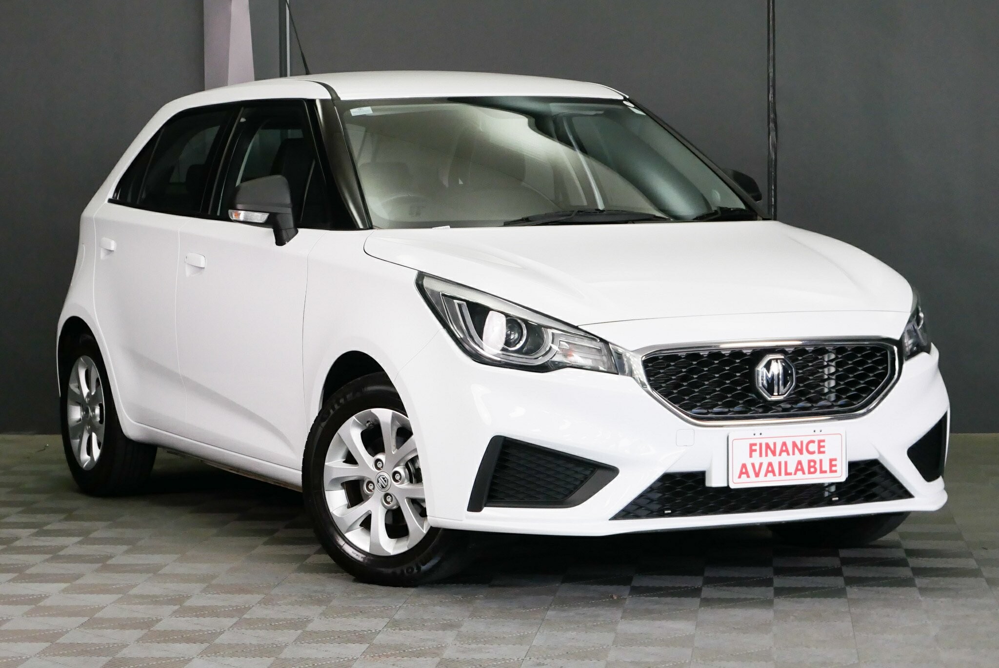 MG Mg3 image 1