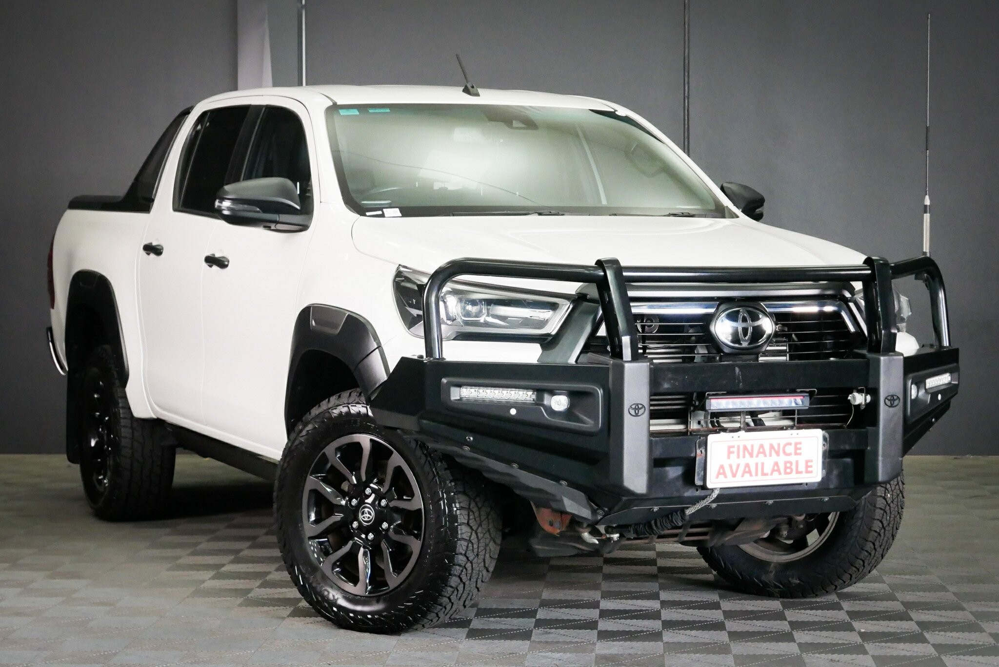 Toyota Hilux image 1