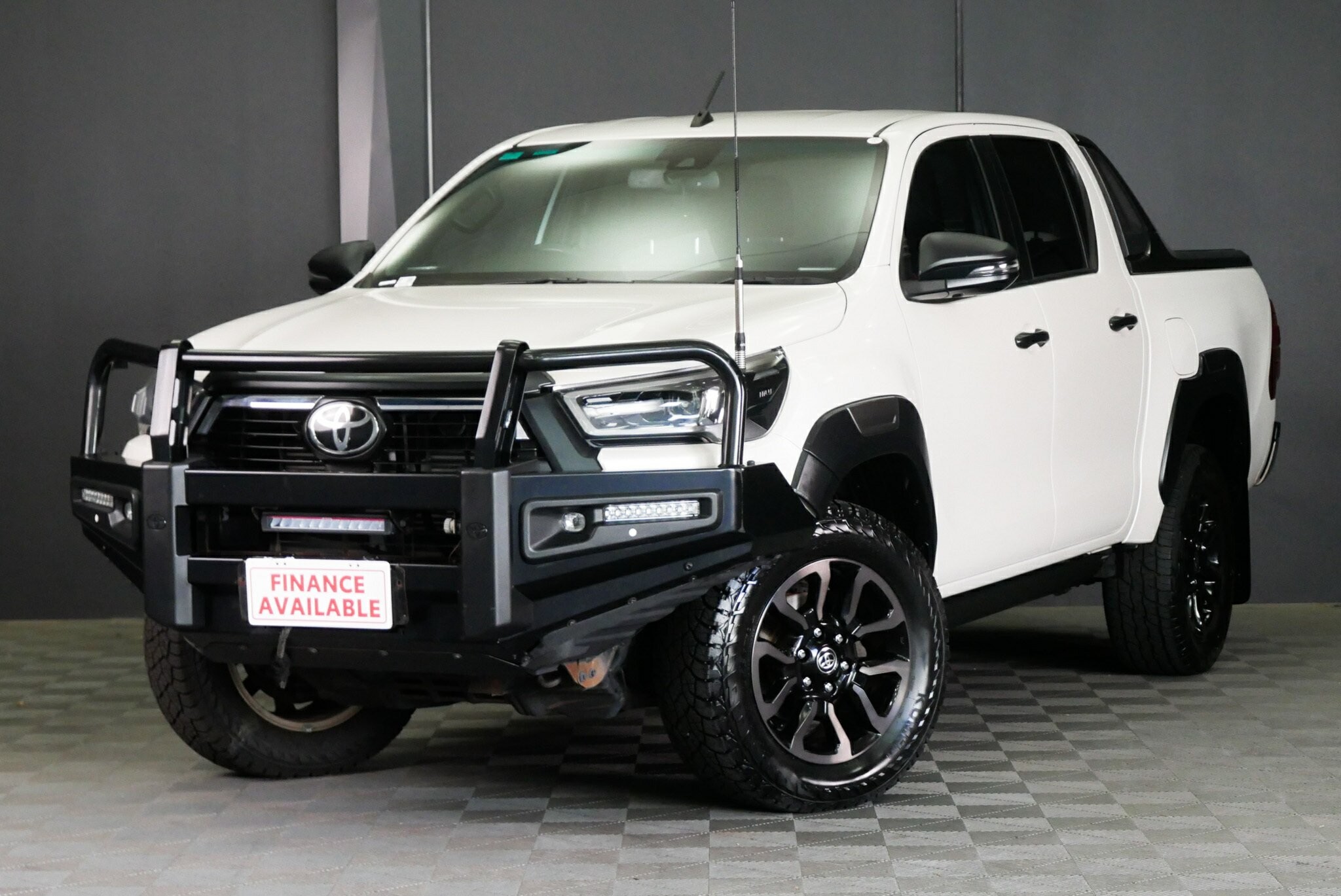 Toyota Hilux image 3