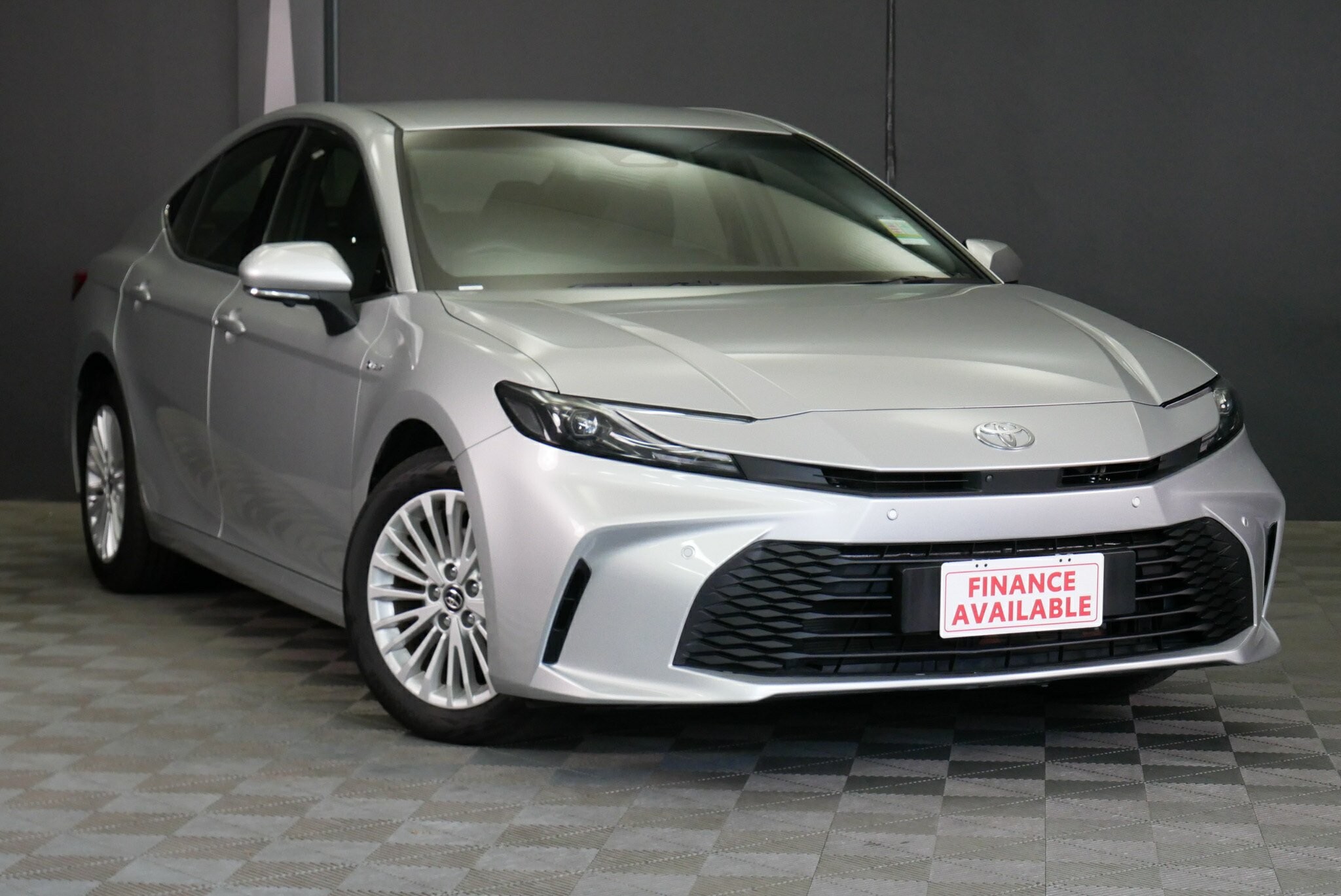 Toyota Camry image 1