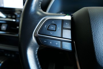https://vehicle-cdn.autoleague.cloud/30640_U111734_13.jpg