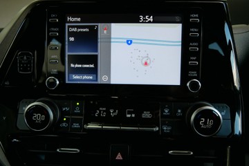https://vehicle-cdn.autoleague.cloud/30640_U111734_15.jpg