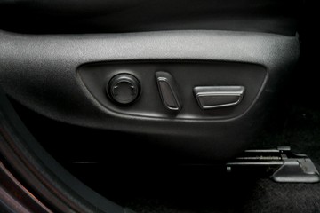 https://vehicle-cdn.autoleague.cloud/30640_U111734_28.jpg
