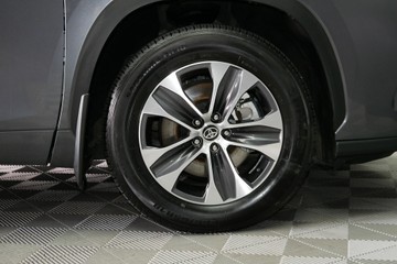 https://vehicle-cdn.autoleague.cloud/30640_U111734_7.jpg