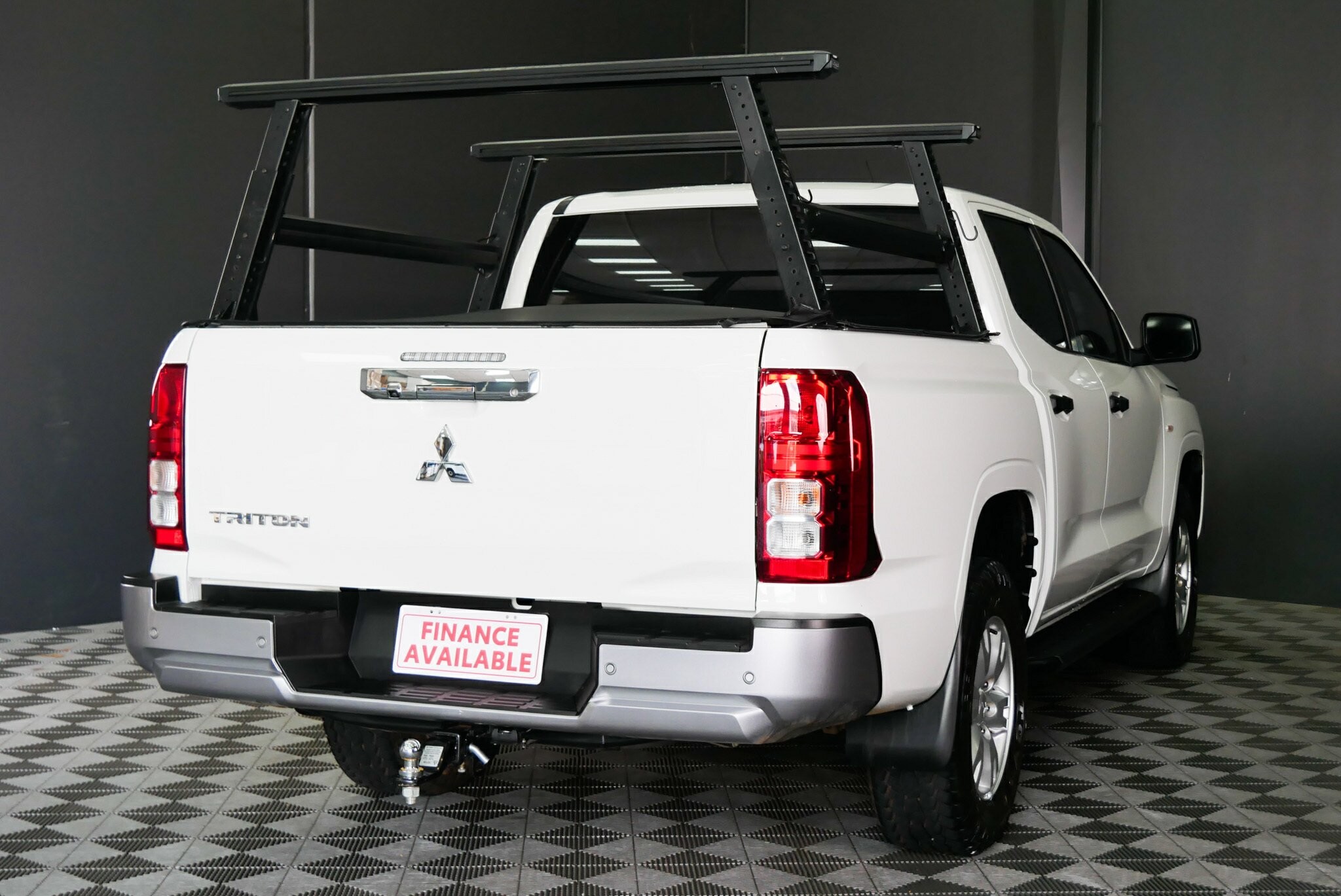 Mitsubishi Triton image 4