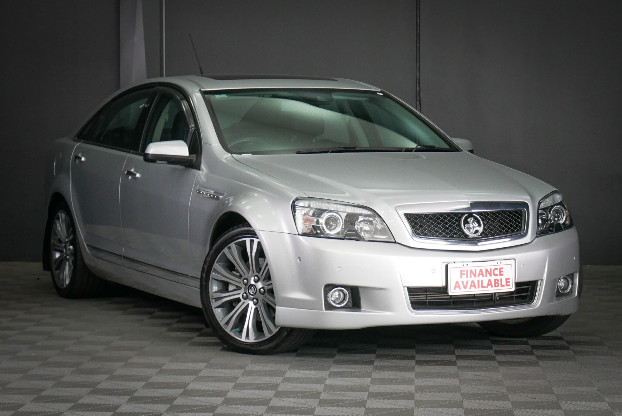 Holden Caprice image 1