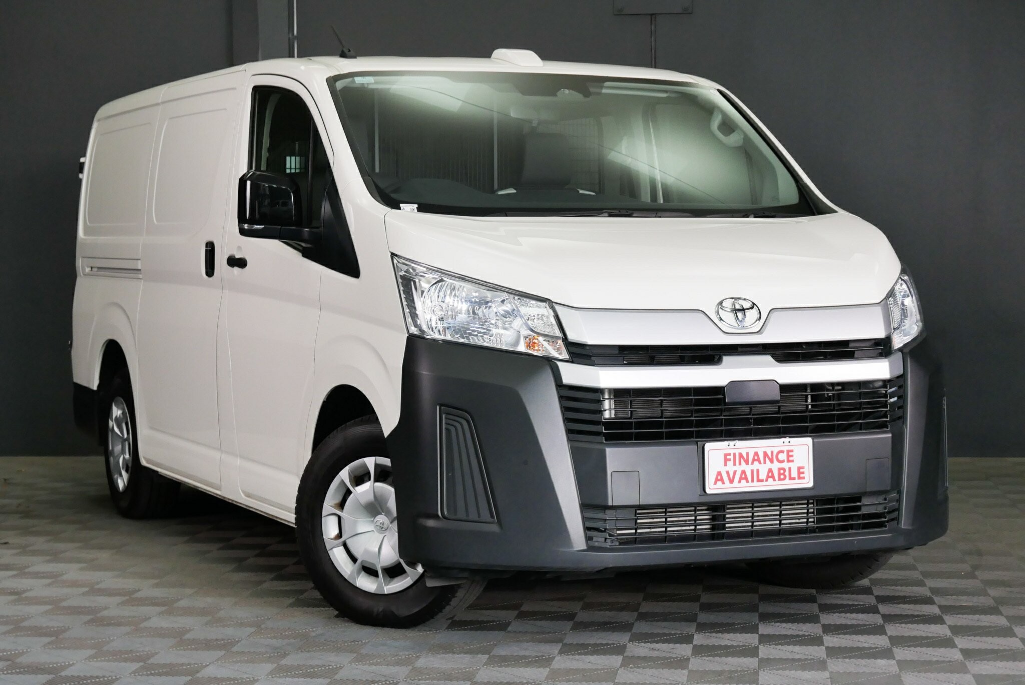 Toyota Hiace image 1