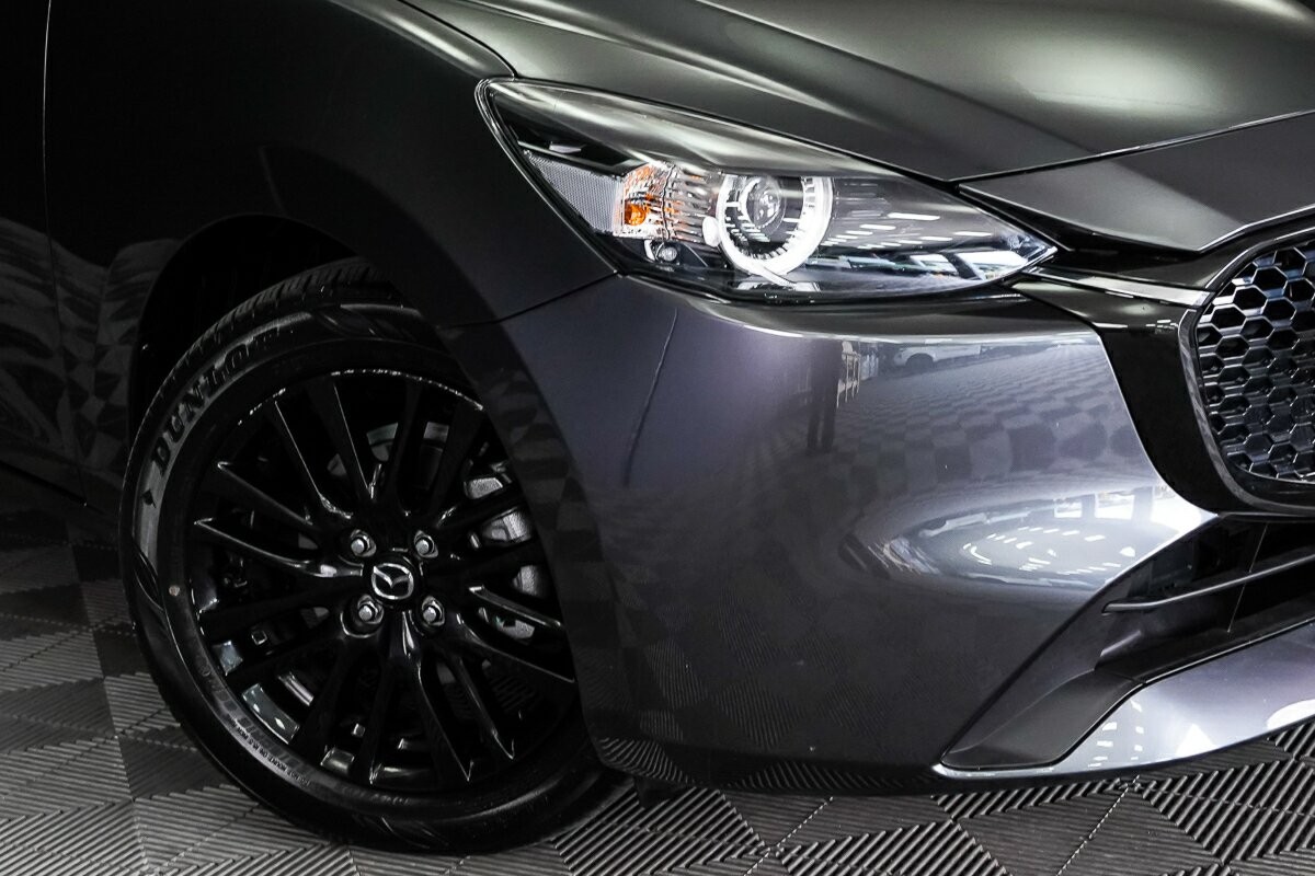 Mazda 2 image 2