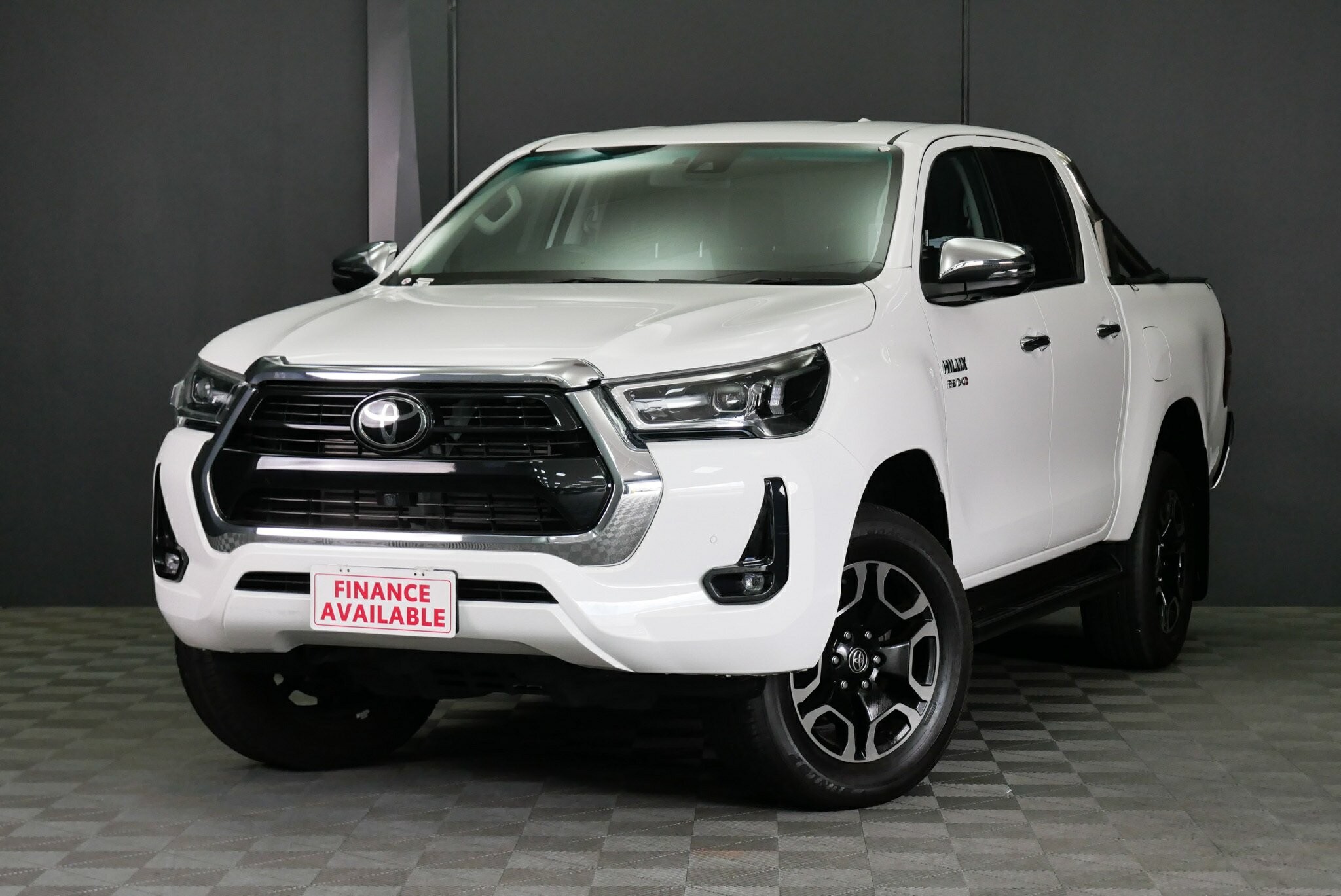 Toyota Hilux image 3
