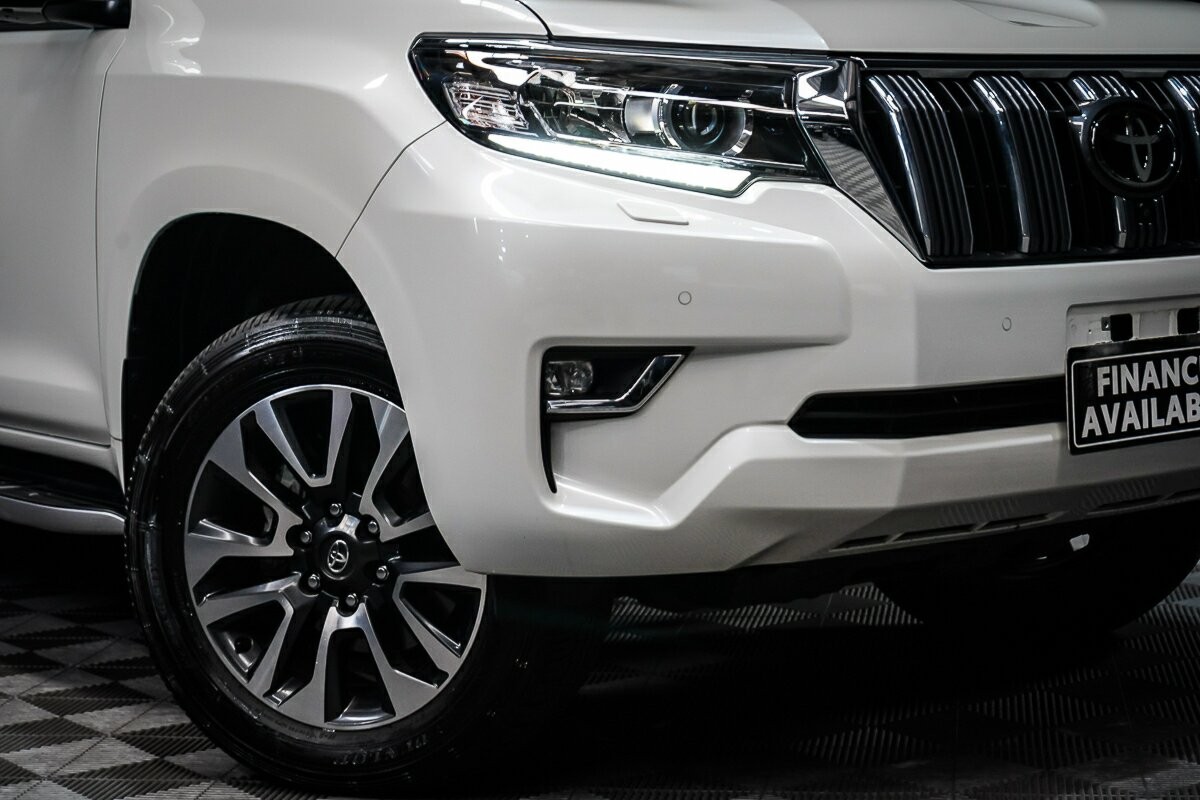Toyota Landcruiser Prado image 2