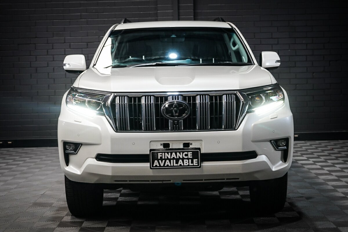 Toyota Landcruiser Prado image 3