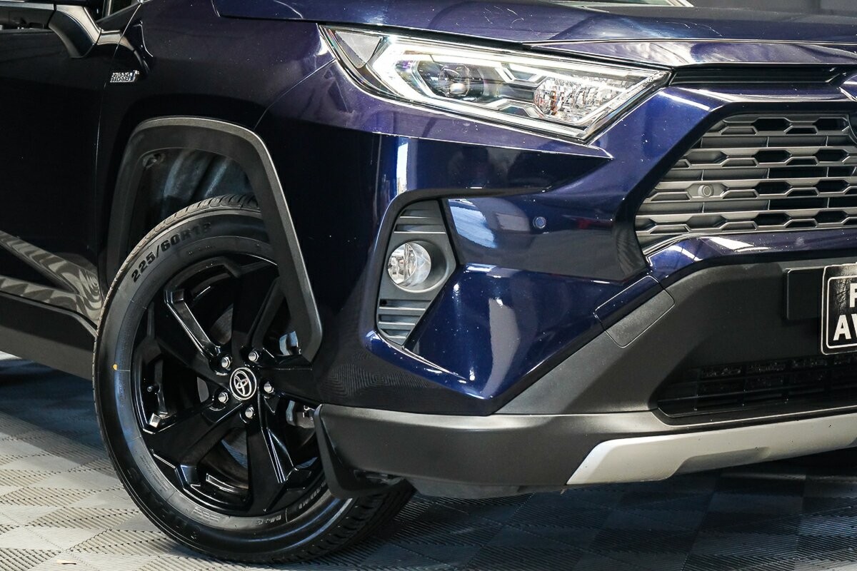 Toyota Rav4 image 2