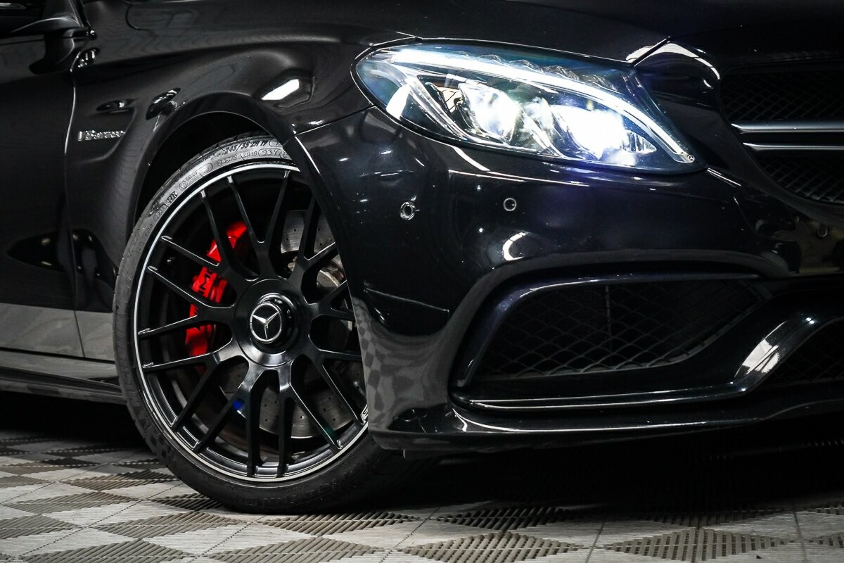 Mercedes Benz C-class image 2