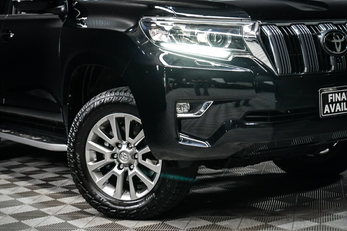 Toyota Landcruiser Prado image 2