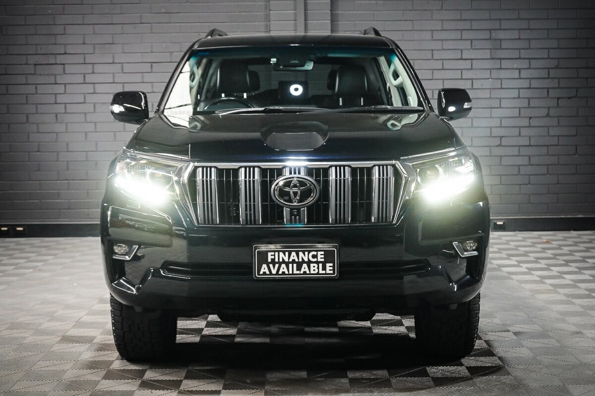 Toyota Landcruiser Prado image 3
