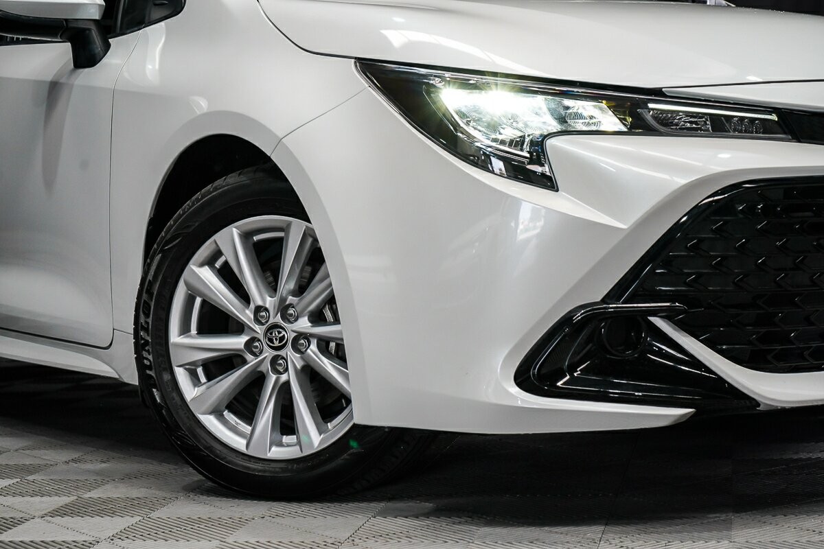 Toyota Corolla image 2