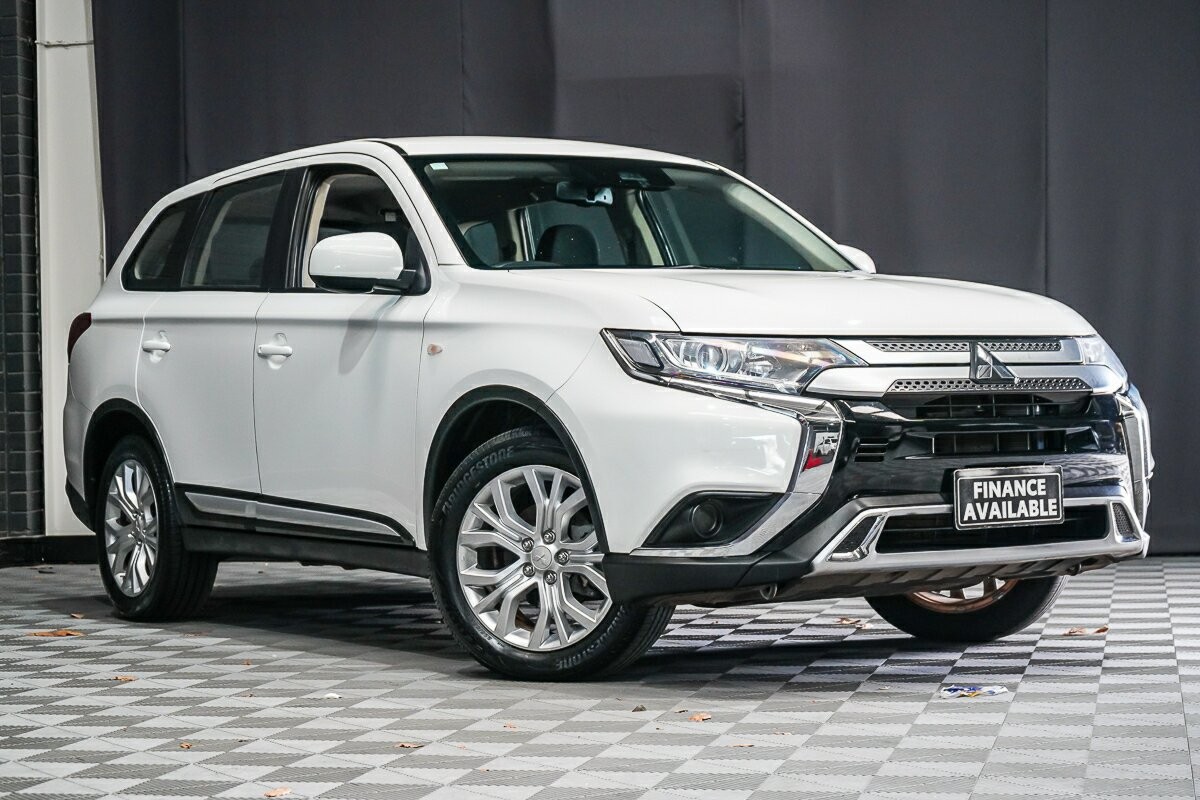 Mitsubishi Outlander image 1