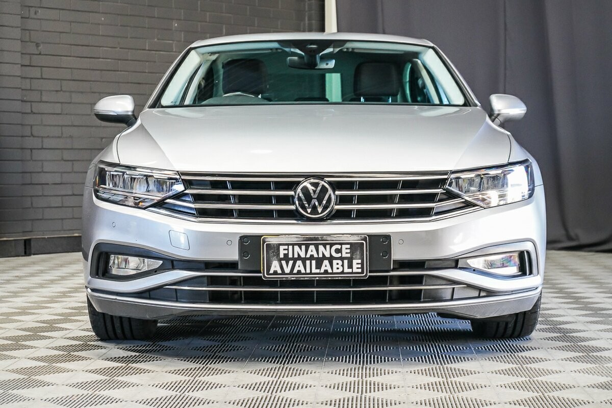 Volkswagen Passat image 3