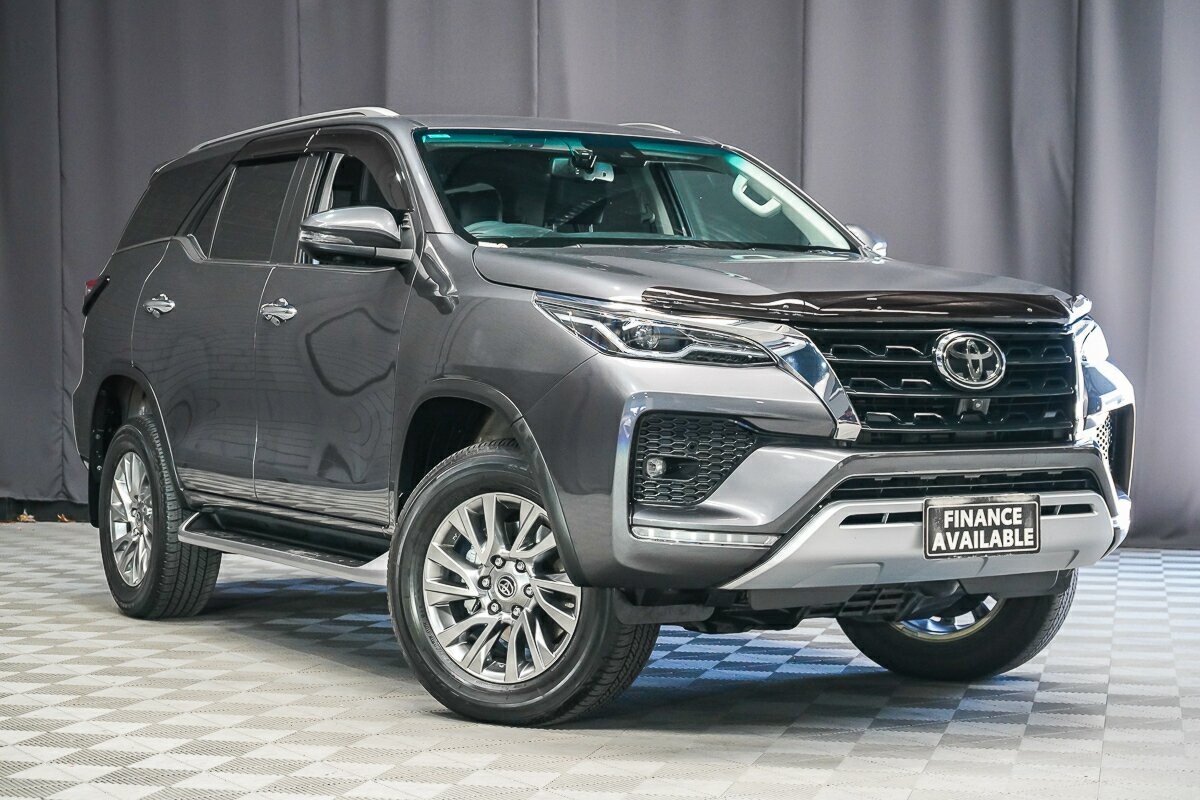 Toyota Fortuner image 1