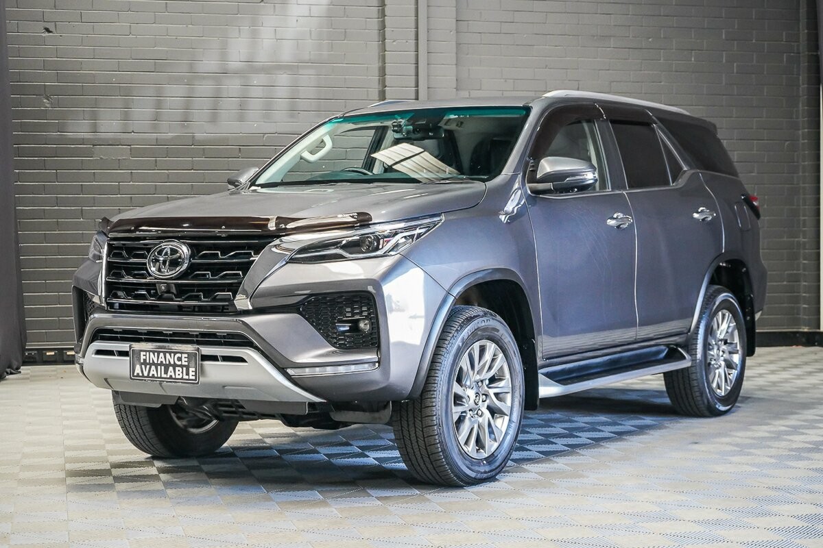 Toyota Fortuner image 4