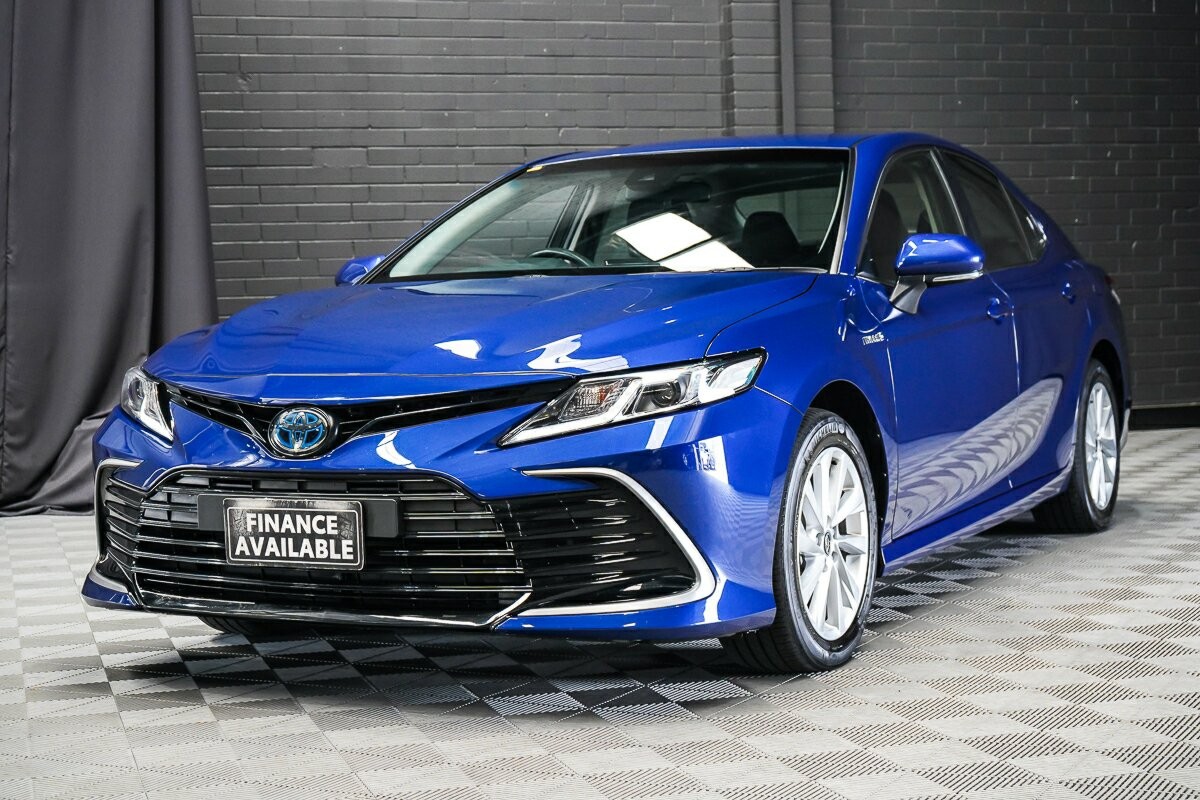 Toyota Camry image 4