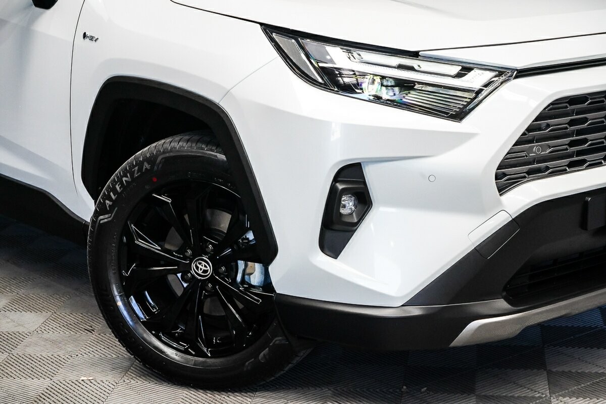Toyota Rav4 image 2