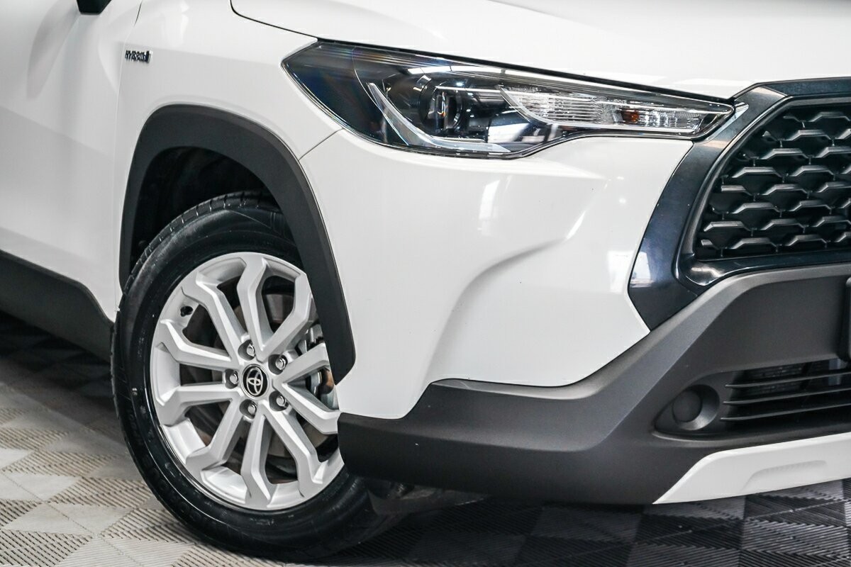 Toyota Corolla Cross image 2