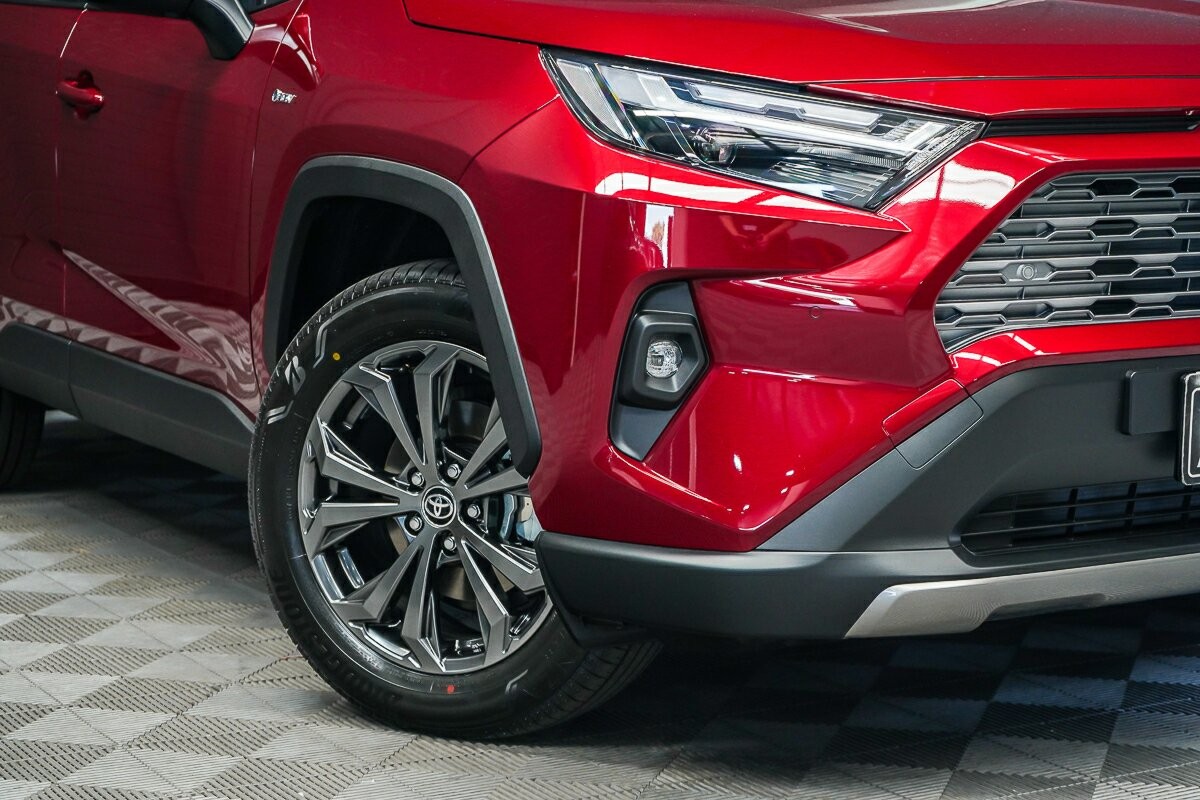 Toyota Rav4 image 2