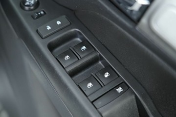 https://vehicle-cdn.autoleague.cloud/30640_U512735_16.jpg