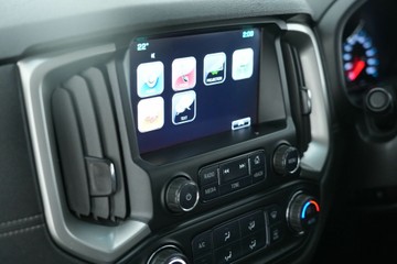https://vehicle-cdn.autoleague.cloud/30640_U512735_27.jpg