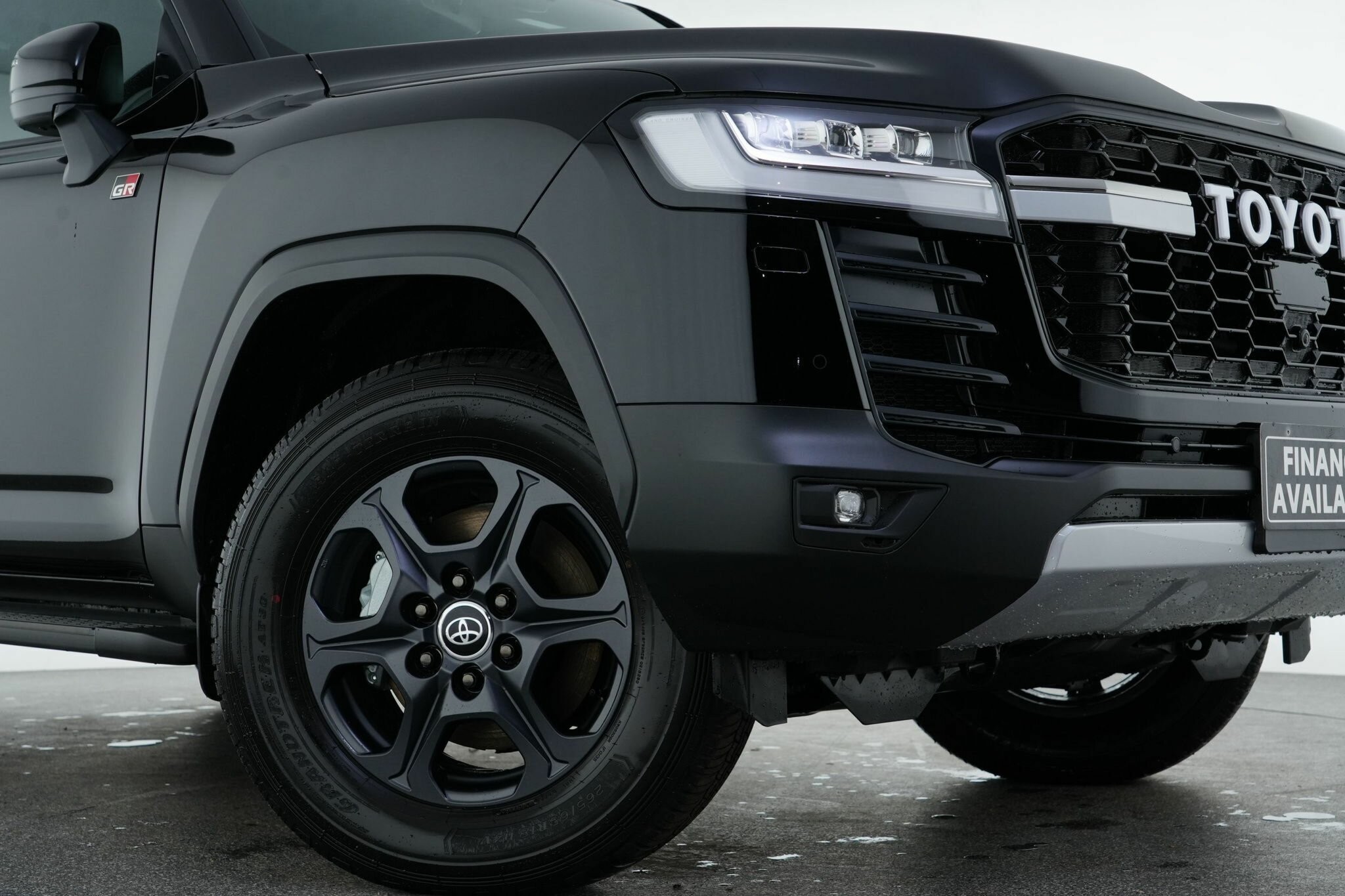 Toyota Landcruiser image 2